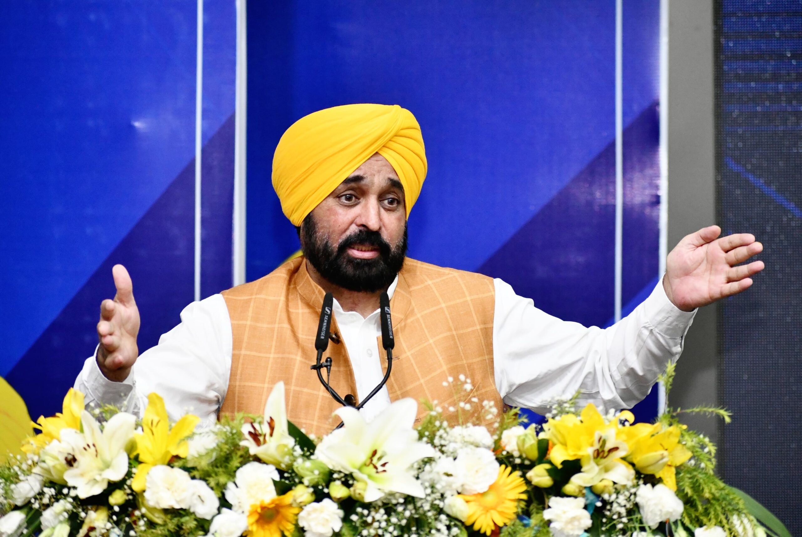ਲੈਂਡ ਪੂਲਿੰਗ ਕਿਸਾਨਾਂ ਦੇ ਹਿੱਤ ਅਤੇ ਗੈਰ-ਕਾਨੂੰਨੀ ਕਲੋਨਾਈਜ਼ਰਾਂ ਦੇ ਭ੍ਰਿਸ਼ਟ ਰਾਜ ਨੂੰ ਖਤਮ ਕਰਨ ਲਈ ਹੈ: ਮੁੱਖ ਮੰਤਰੀ ਮਾਨ