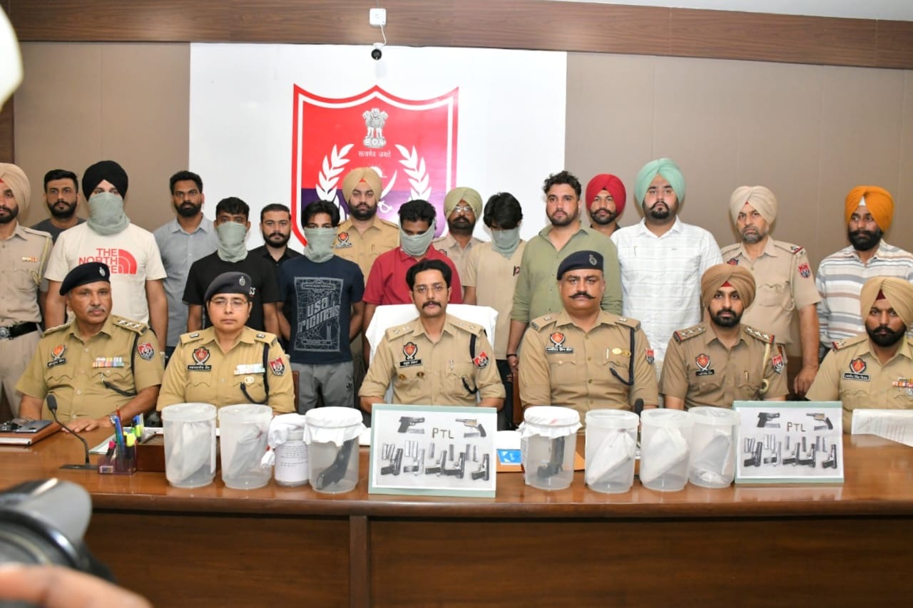 ਪਟਿਆਲਾ ਪੁਲਿਸ ਵੱਲੋਂ ਲਾਰੈਂਸ ਬਿਸ਼ਨੋਈ ਗੈਂਗ ਦੇ 5 ਗੁਰਗੇ 7 ਨਜਾਇਜ ਪਿਸਟਲਾਂ ਤੇ ਗੋਲੀ ਸਿੱਕੇ ਸਮੇਤ ਕਾਬੂ-ਐਸ.ਐਸ.ਪੀ. ਵਰੁਣ ਸ਼ਰਮਾ
